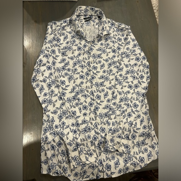 NWOT RW&Co slim fit shirt - Picture 4 of 6